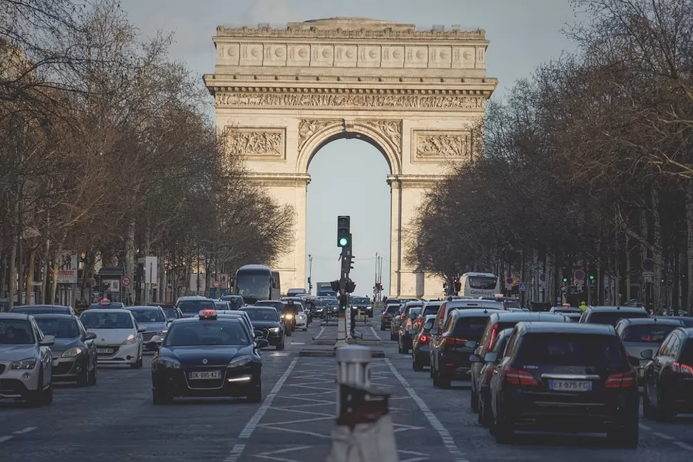 Where To Go Shopping in Champs-Elysées