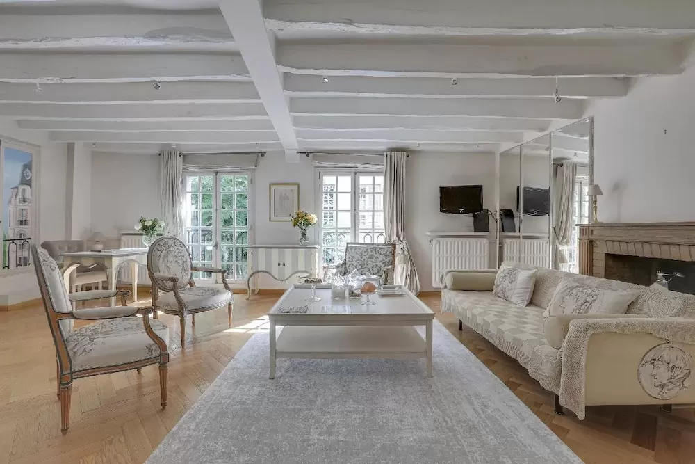 The Perfect Luxury Apartments in Paris for Newlyweds