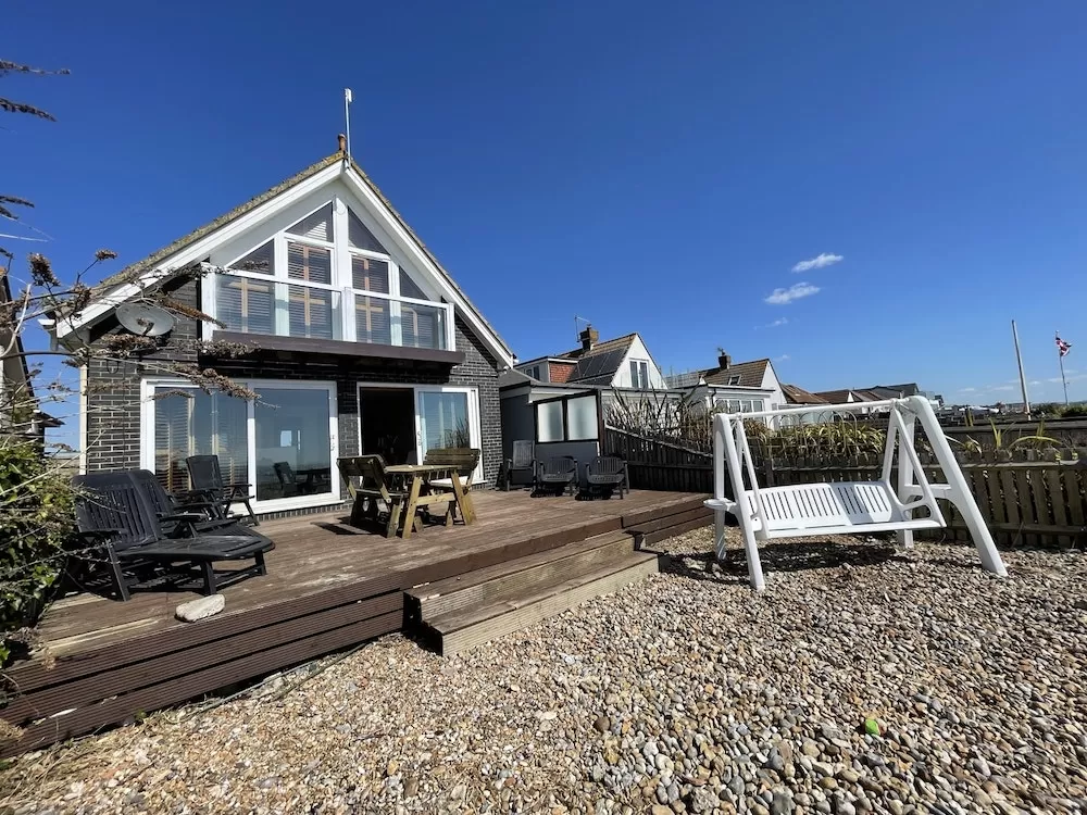 Check Out These Idyllic Seaside Luxury Homes in The UK