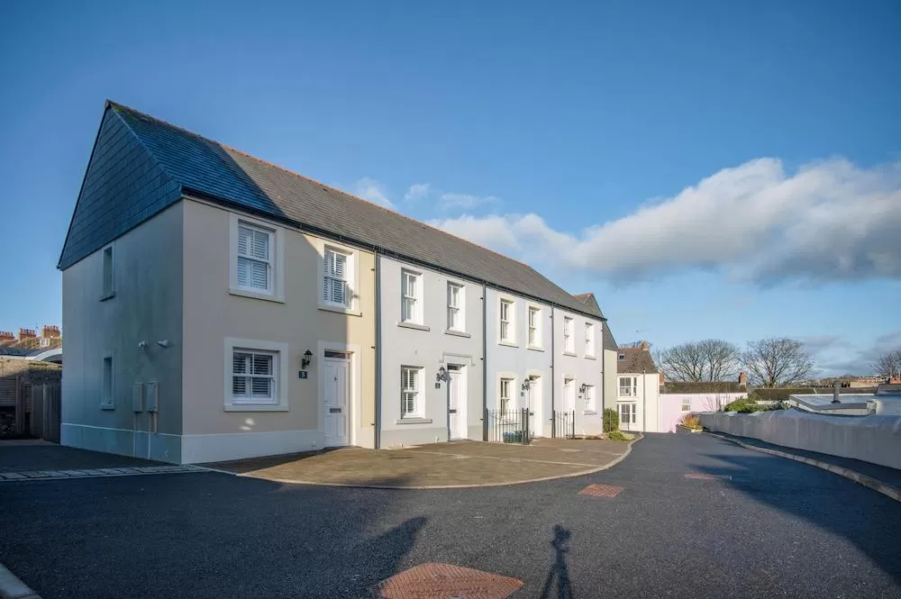 Check Out These Idyllic Seaside Luxury Homes in The UK