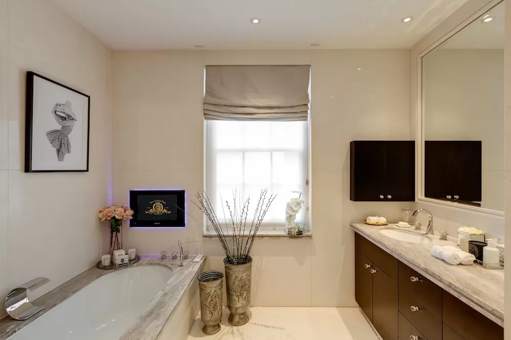 Luxuriate in a Bathtub in These London Luxury Apartments