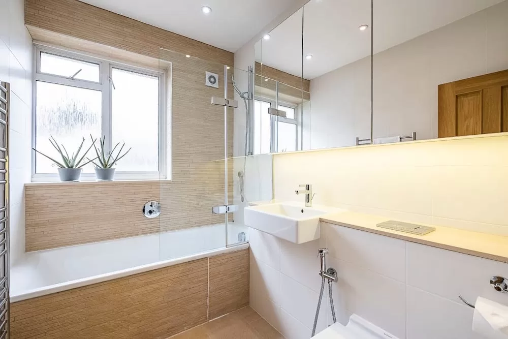 Luxuriate in a Bathtub in These London Luxury Apartments