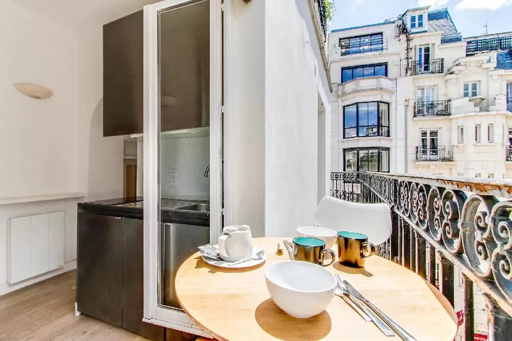 These Paris Luxury Apartments Prove Why You Should Have a Balcony