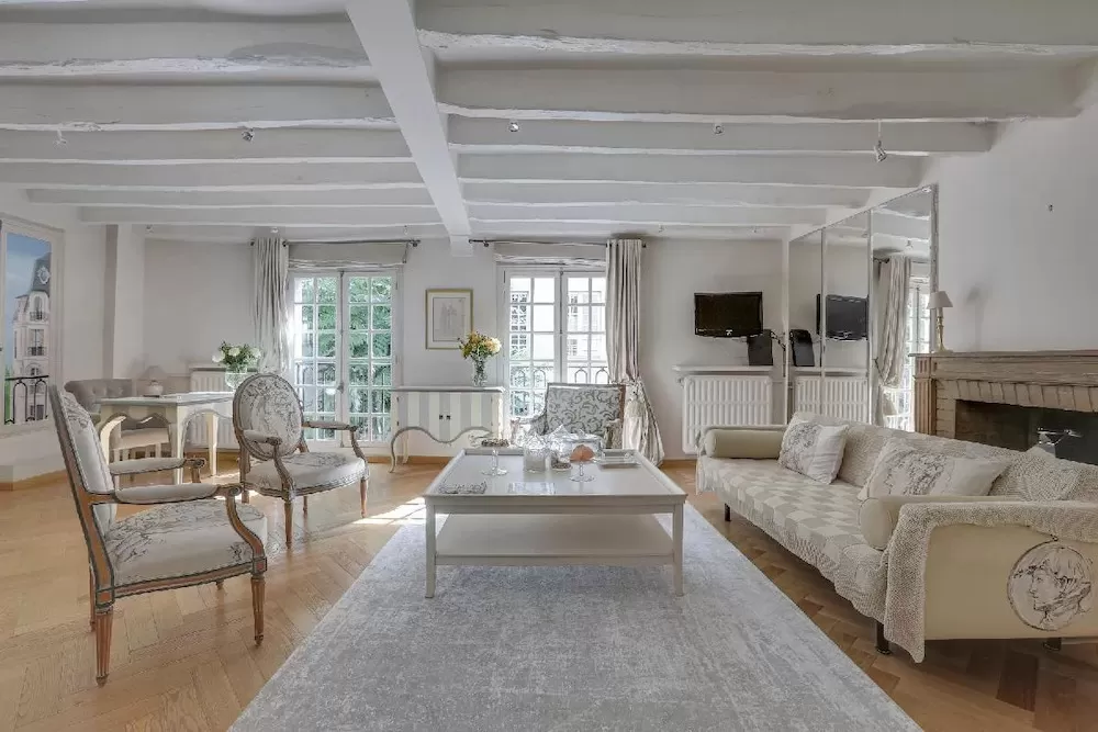 The Perfect Luxury Homes for Gay Couples in Paris