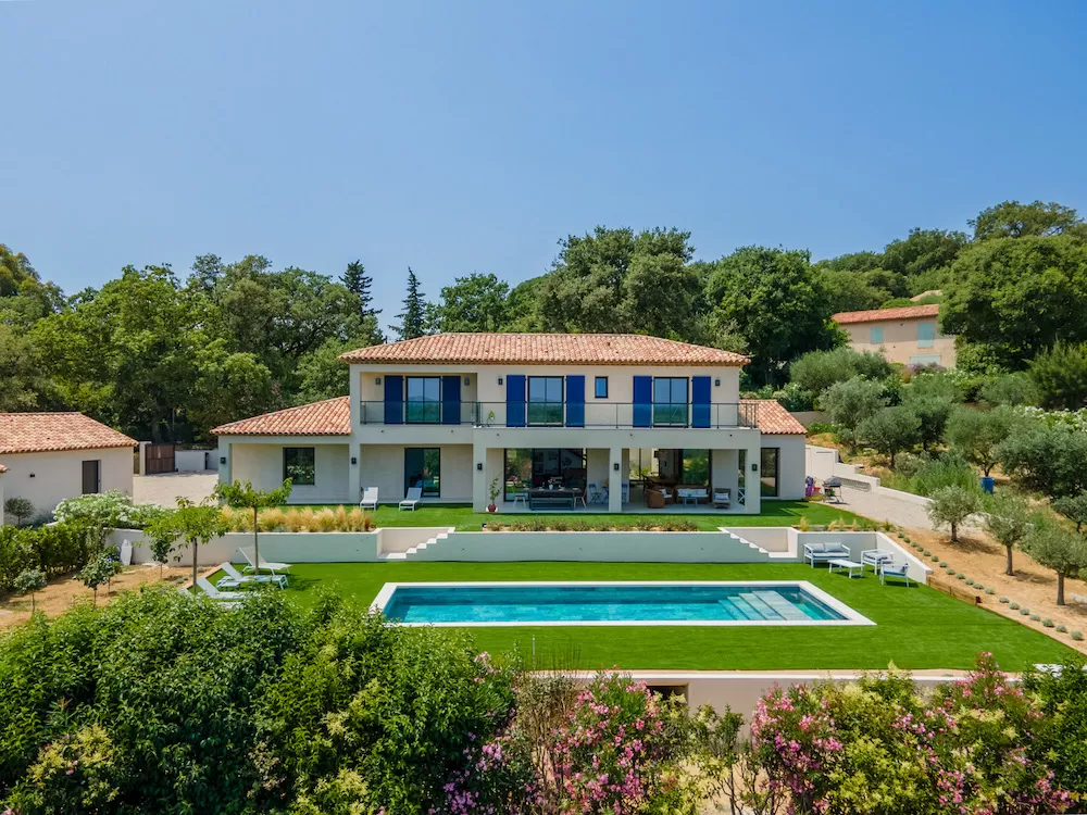 Enjoy The View from The Terrace in These French Riviera Homes