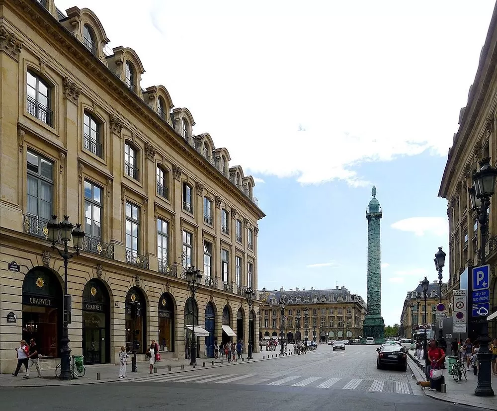 What are The Most Fashionable Streets in Paris?