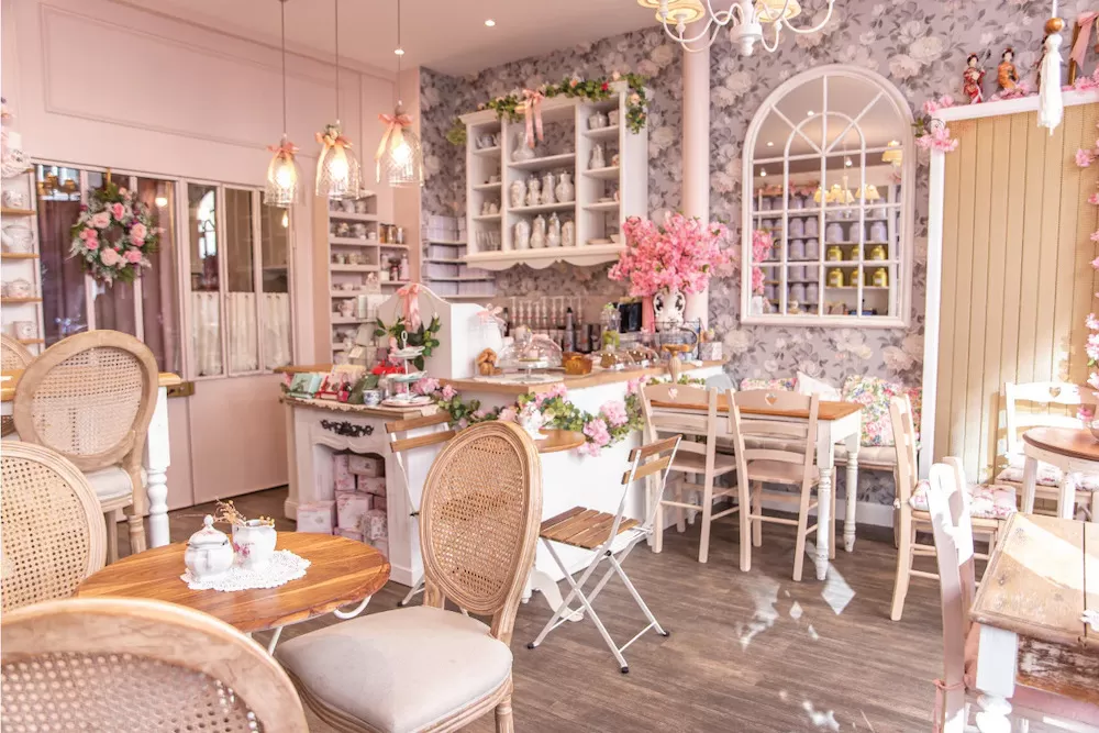 Keep Warm in The 9 Best Tea Rooms in Paris