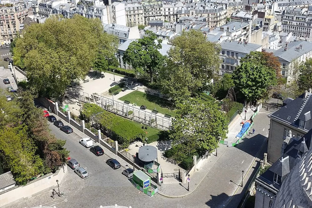 Discover The Best Underrated Reading Spots in Paris