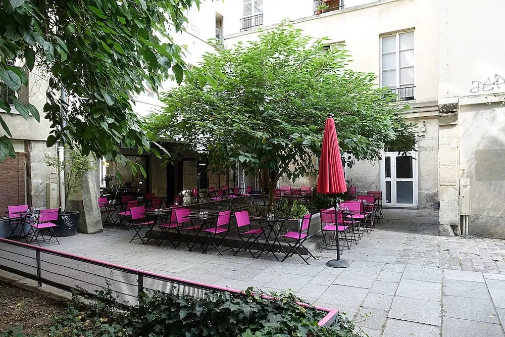 Discover The Best Underrated Reading Spots in Paris