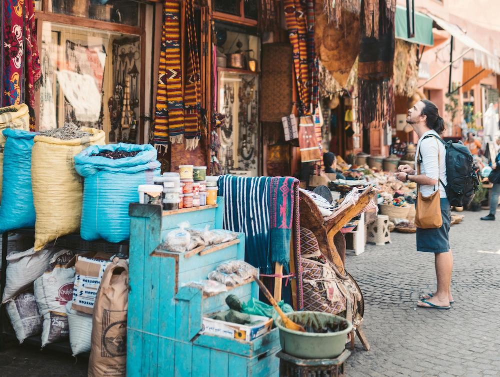 Follow These Tips When You Shop at Paris Flea Markets