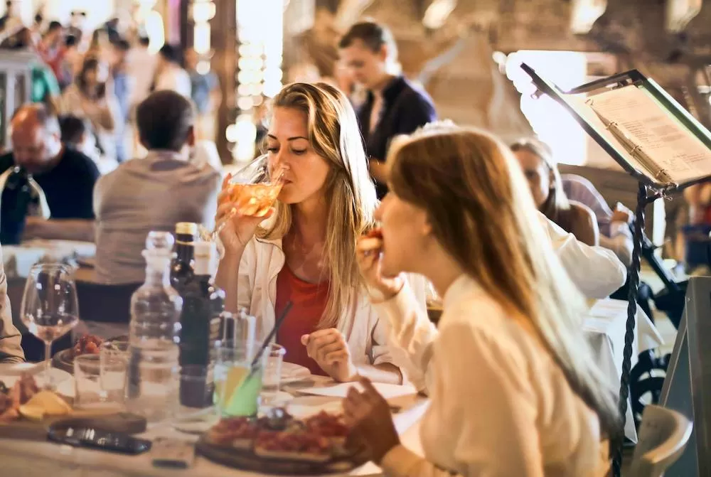 The Pros & Cons of Eating Out in Barcelona Regularly