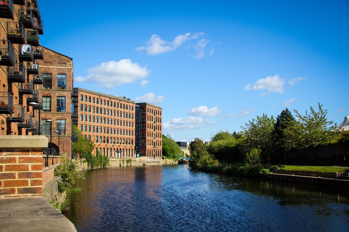 Leeds: City Travel Guide