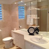 clean toilet and bath in Saint Barth Villa Milonga luxury holiday home, vacation rental