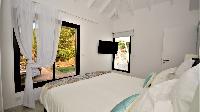 clean bed sheets in Saint Barth Villa Cosy Amancaya luxury holiday home, vacation rental