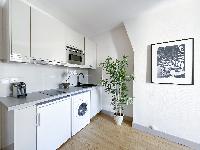 832: Comfortable Apartment near La Villette