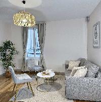 1564: Charming Flat in La Villette