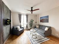 1585: Chic Parisian Apartment