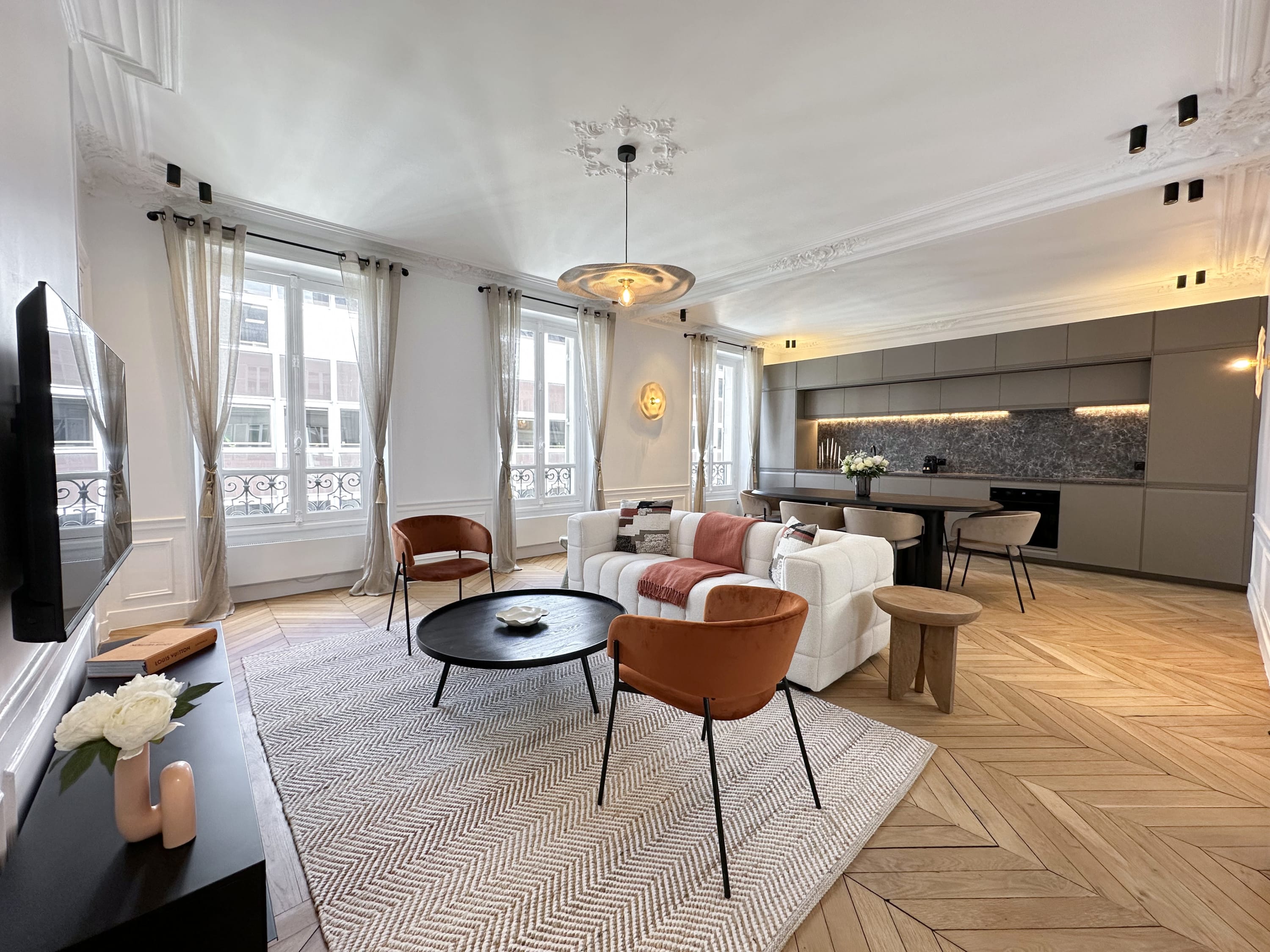 1558: Monceau Luxurious Paradise Retreat