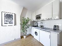 823: Roomy and Elegant Apartment Near La Villette!