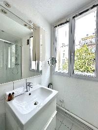 1561: Spacious Flat near Porte de Versailles