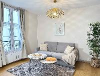 1561: Spacious Flat near Porte de Versailles