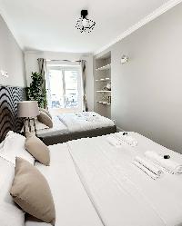 1578: Luxury Family Getaway near Place Vendome