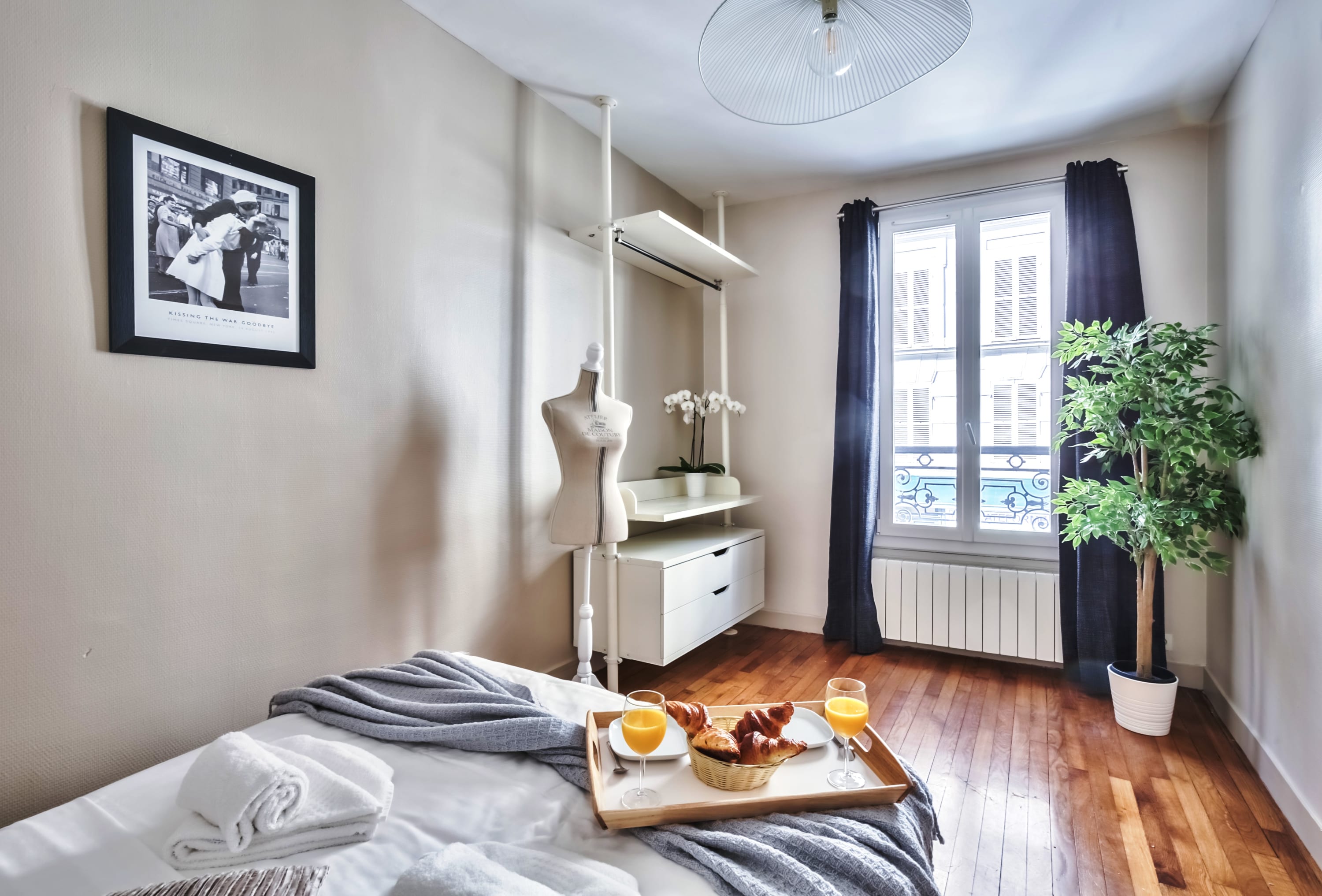 831: Family Apartment in Paris