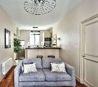 831: Family Apartment in Paris