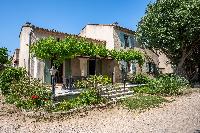 Mas Lou Pitchoun: Exceptional Villa between the Alpilles and Avignon