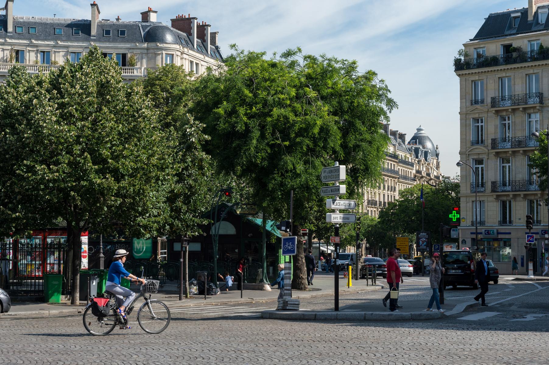 Paris - Rue Cardinet III