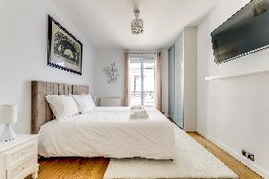 Champs Elysées - Etoile 2 Bedrooms with Balcony