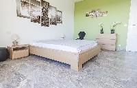pristine bedroom linens in Cannes - Soleil luxury apartment